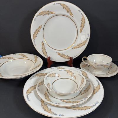 LOT 378: Meito Norleans Courtly China, Made in Occupied Japan