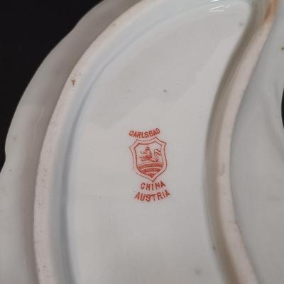 LOT 437: Vintage Estee Lauder Mini Compact and Cameo Pillbox with Wasa Solingen Scissors, Carlsbad Trinket Dish & More