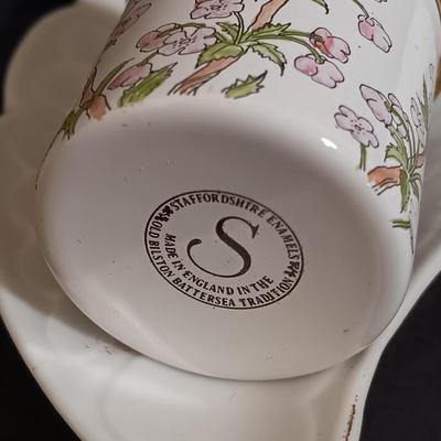 LOT 437: Vintage Estee Lauder Mini Compact and Cameo Pillbox with Wasa Solingen Scissors, Carlsbad Trinket Dish & More