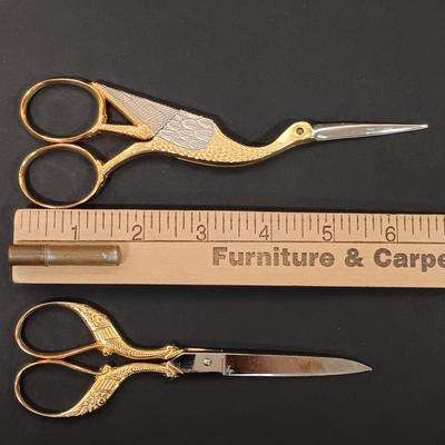 LOT 437: Vintage Estee Lauder Mini Compact and Cameo Pillbox with Wasa Solingen Scissors, Carlsbad Trinket Dish & More