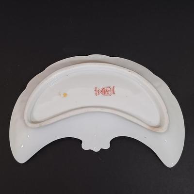 LOT 437: Vintage Estee Lauder Mini Compact and Cameo Pillbox with Wasa Solingen Scissors, Carlsbad Trinket Dish & More