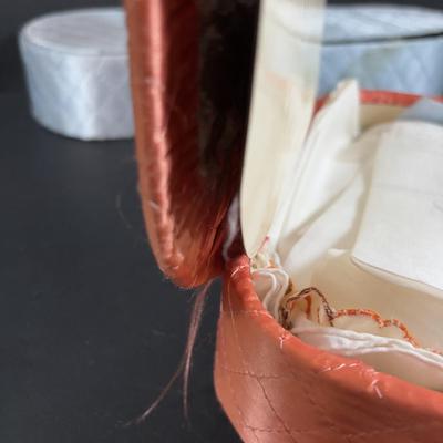 LOT 459: Vintage Ladies Handkerchiefs, Gloves, Fans & Quilted Handkerchief & Glove Boxes