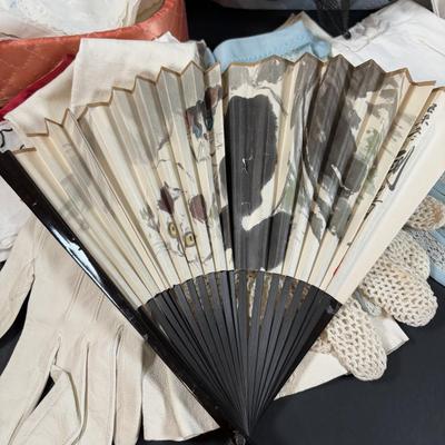 LOT 459: Vintage Ladies Handkerchiefs, Gloves, Fans & Quilted Handkerchief & Glove Boxes