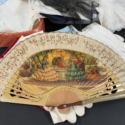 LOT 459: Vintage Ladies Handkerchiefs, Gloves, Fans & Quilted Handkerchief & Glove Boxes