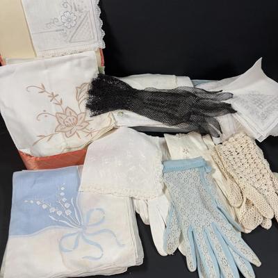 LOT 459: Vintage Ladies Handkerchiefs, Gloves, Fans & Quilted Handkerchief & Glove Boxes