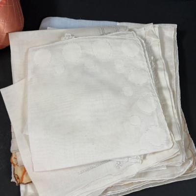 LOT 459: Vintage Ladies Handkerchiefs, Gloves, Fans & Quilted Handkerchief & Glove Boxes