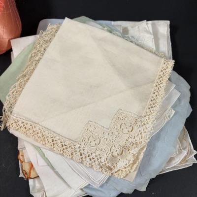 LOT 459: Vintage Ladies Handkerchiefs, Gloves, Fans & Quilted Handkerchief & Glove Boxes