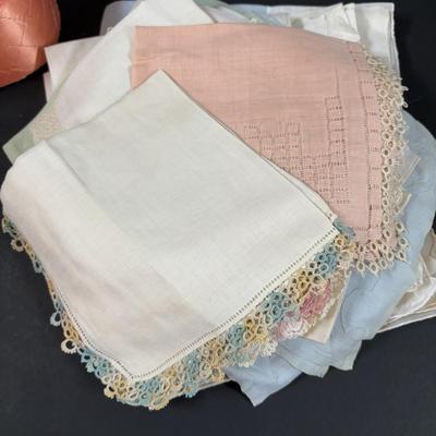 LOT 459: Vintage Ladies Handkerchiefs, Gloves, Fans & Quilted Handkerchief & Glove Boxes