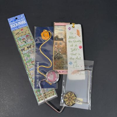 LOT 460: Ladies Gloves, Coin Purses, Bookmarkers, Eschenbach Optik Magnifying Glass, Vintage Fabric Glove Valet/Keeper in a Floral...
