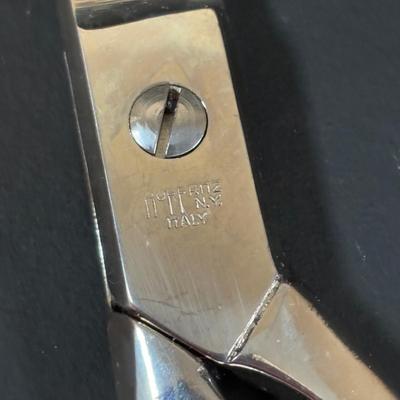 LOT 461: Set of 5 Hoffritz N.Y. Italy Scissors