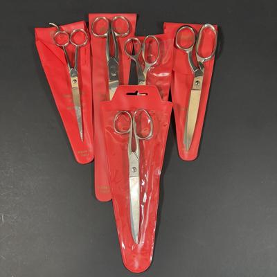 LOT 461: Set of 5 Hoffritz N.Y. Italy Scissors