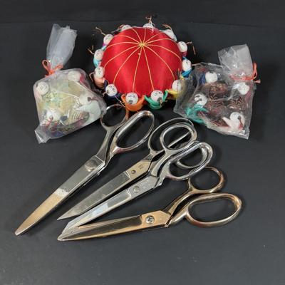 LOT 462: Pin Cushion, Golden Age, Wiss, Chrome USA Scissors