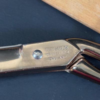 LOT 462: Pin Cushion, Golden Age, Wiss, Chrome USA Scissors