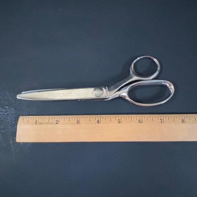 LOT 462: Pin Cushion, Golden Age, Wiss, Chrome USA Scissors