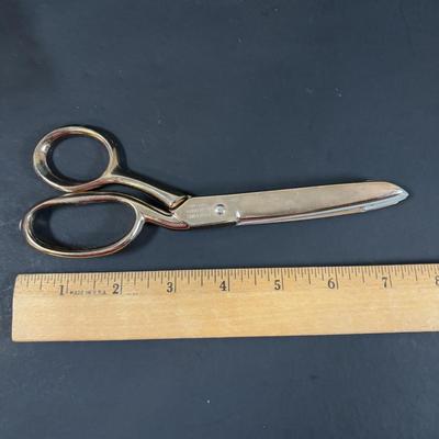 LOT 462: Pin Cushion, Golden Age, Wiss, Chrome USA Scissors