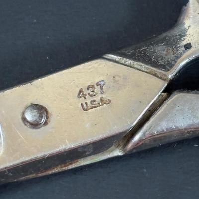 LOT 462: Pin Cushion, Golden Age, Wiss, Chrome USA Scissors