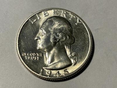 1945-P BRILLIANT UNCIRCULATED CONDITION WASHINGTON SILVER QUARTER AS PICTURED. FREE DOMESTIC SHIPPING.