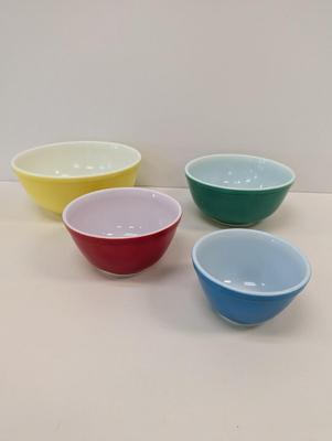 Vintage Pyrex Mixing Bowls