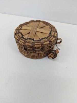 Navajo Weaving Comb & Wicker Box