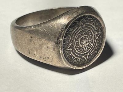 Vintage Preowned Solid Sterling Silver Mexican Aztec/Sun Dial Ring Size 9.75 as Pictured. FREE DOMESTIC SHIPPING.