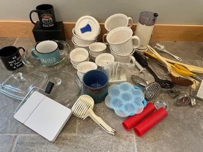 Lots of great kitchen things!