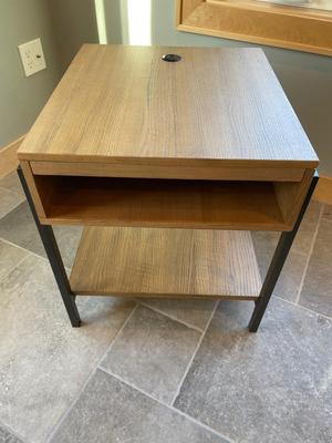 Side table w/USB ports