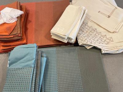 Ivory tablecloth (Italy) & placemat sets
