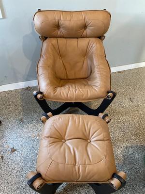 Luna leather sling chair
