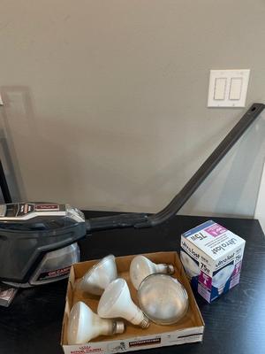 Shark Rocket vacuum & lightbulbs