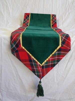 Holiday table runner