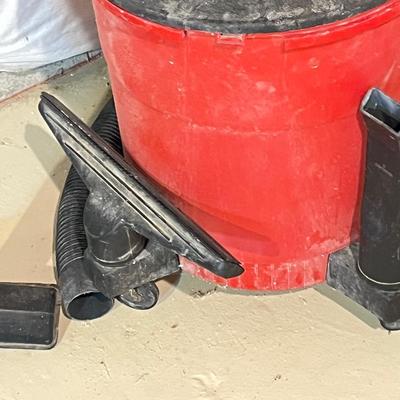 LOT 82B: Craftsman 8-Gallon Wet Dry Vac