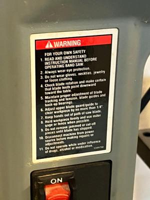 LOT 83B: Delta 10" Band Saw - Model 28-195