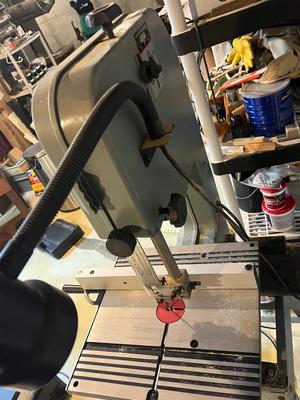 LOT 83B: Delta 10" Band Saw - Model 28-195