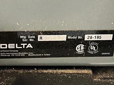 LOT 83B: Delta 10" Band Saw - Model 28-195
