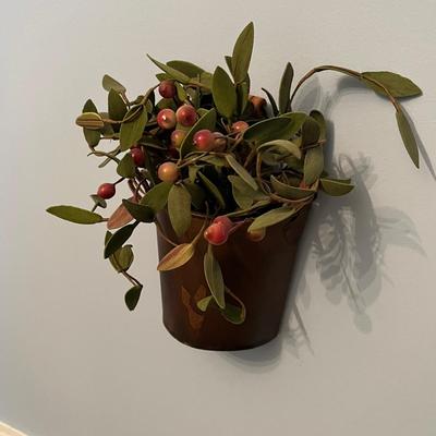 LOT 103B: Bathroom Decor and More