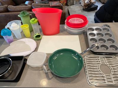 Variety of kitchen items