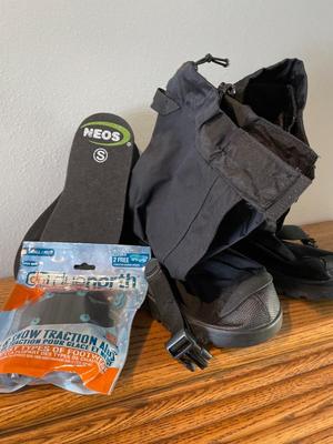 NEOS boots size Small