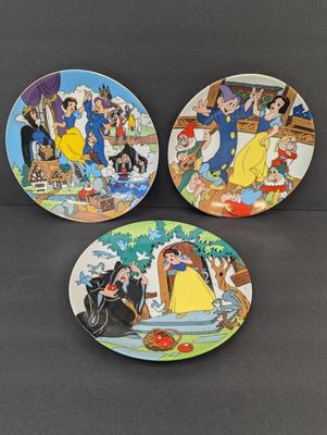 Disney's Snow White & The Seven Dwarfs Plates