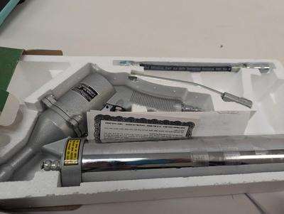 New In The Package Central Pneumatic Air Grease Gun