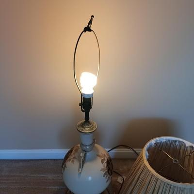 LOT 513: MCM Royal Worcester-Style Table Lamp