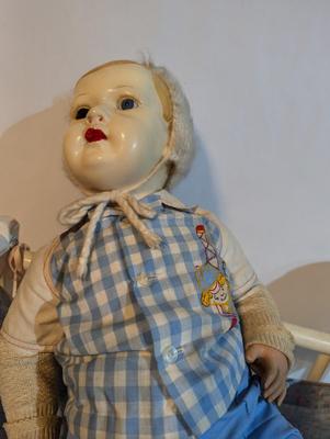 Vintage Solid Wood 1950's Doll Crib & Vintage Dolls