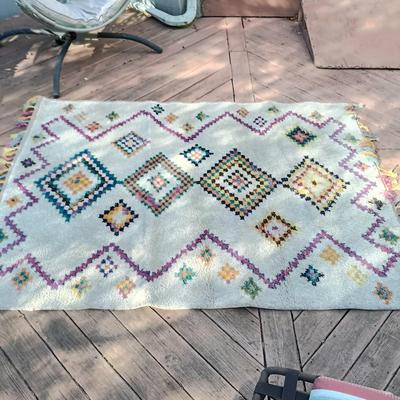 LOT 1A: Nourison Mecca Collection Area Rug 5ft x 7ft