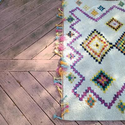 LOT 1A: Nourison Mecca Collection Area Rug 5ft x 7ft