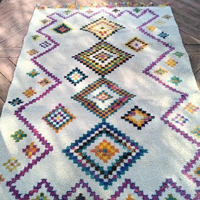 LOT 1A: Nourison Mecca Collection Area Rug 5ft x 7ft