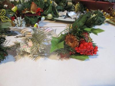 New Holiday Wreath & Decorations #195