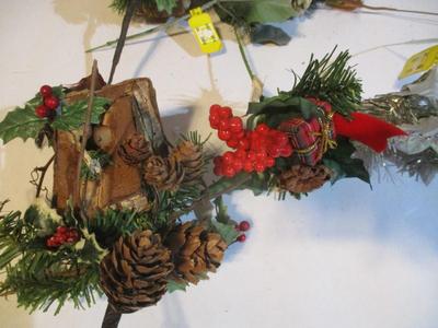 New Holiday Wreath & Decorations #195