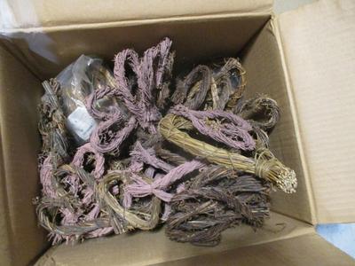 New Box Lot Of Grapevine Hearts