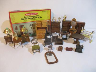 New Vintage Doll House Furniture & Kit #220