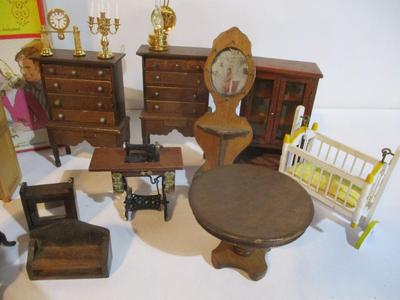 New Vintage Doll House Furniture & Kit #220