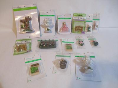 New In The Package Ashland Tiny Treasures Mini Embellishments #225
